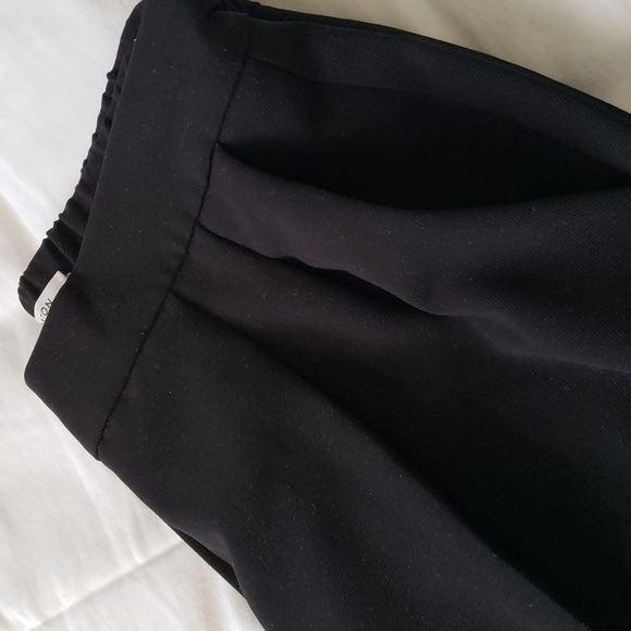 Babaton Black Cohen Cropped Pleated Dress Pant - Picture 5 of 9